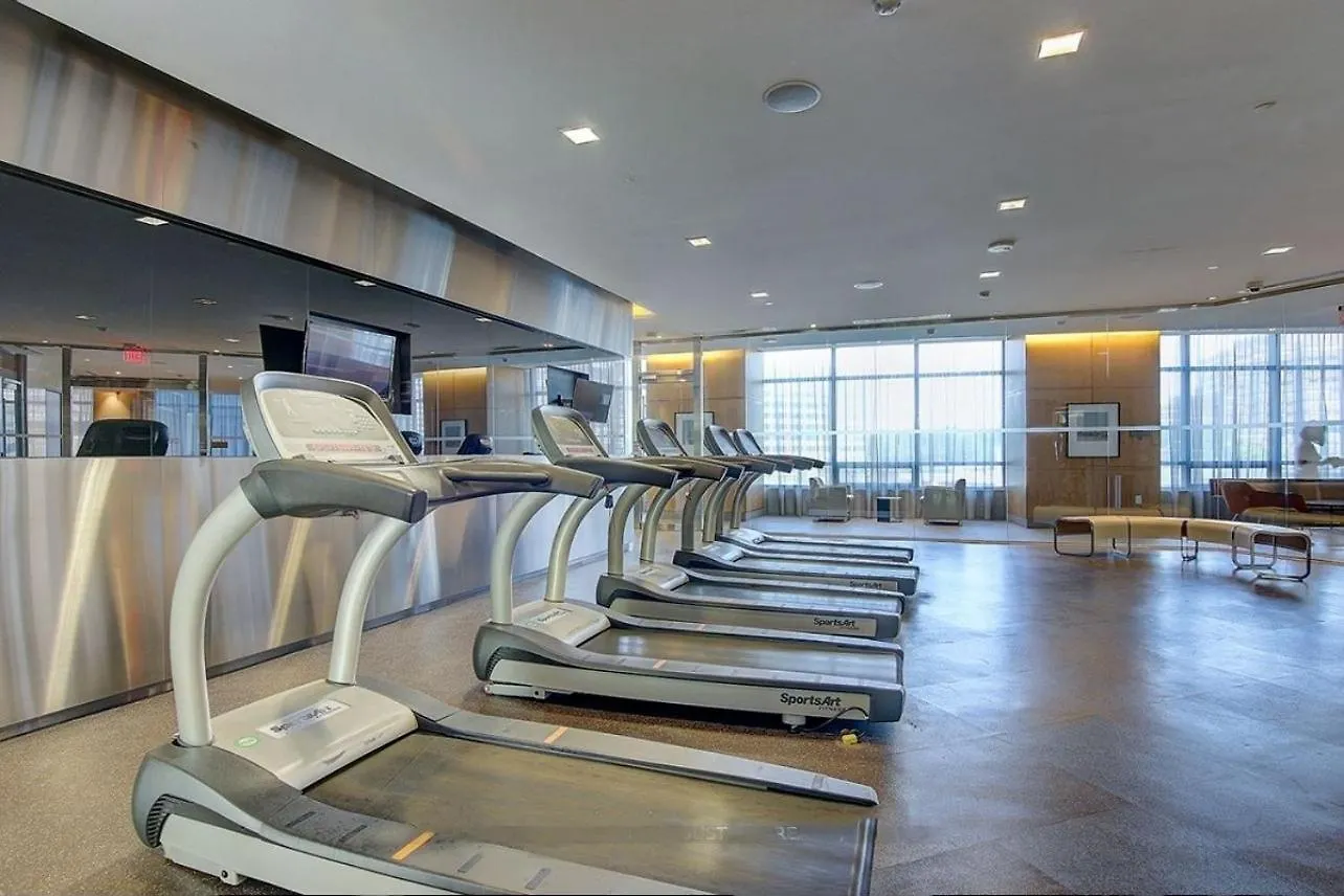 Apartment Luxury 2Br - Subway/Pool/Gym/Sauna + Free Parking Toronto