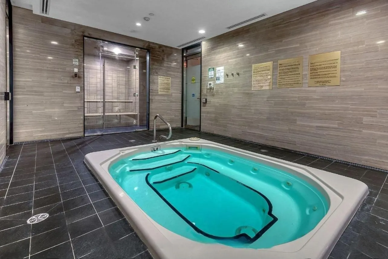 Luxury 2Br - Subway/Pool/Gym/Sauna + Free Parking Toronto