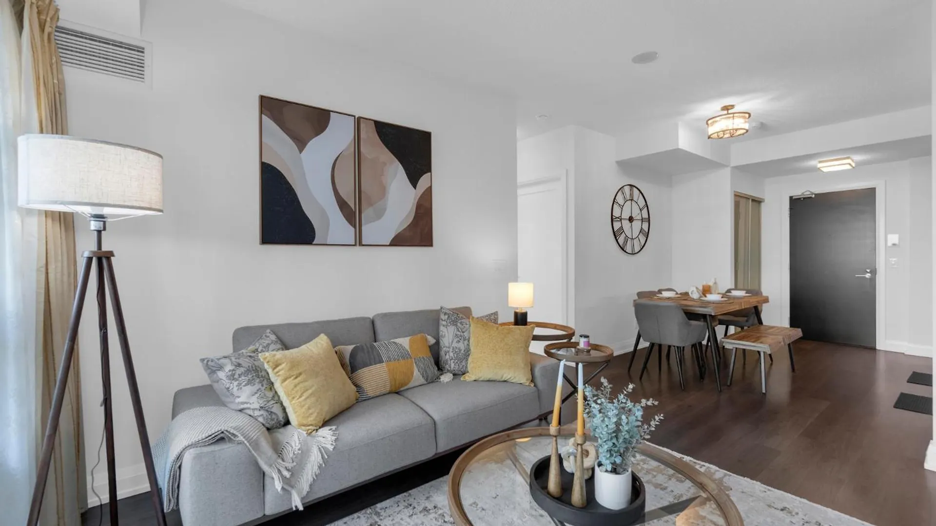 Luxury 2Br - Subway/Pool/Gym/Sauna + Free Parking Toronto Canada